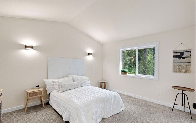 Building Photo - 13619 Sandy Point E NW