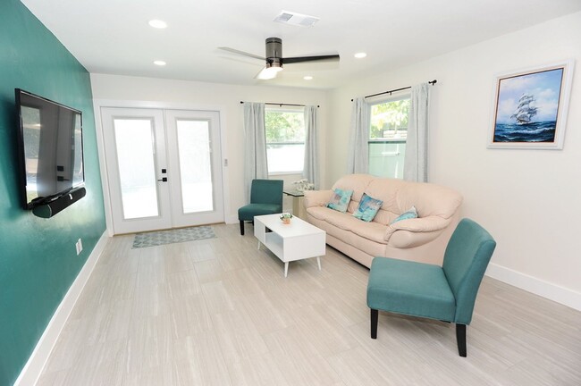 Building Photo - HIGH SEASON 2025: Naples Park 3 Bedroom //...