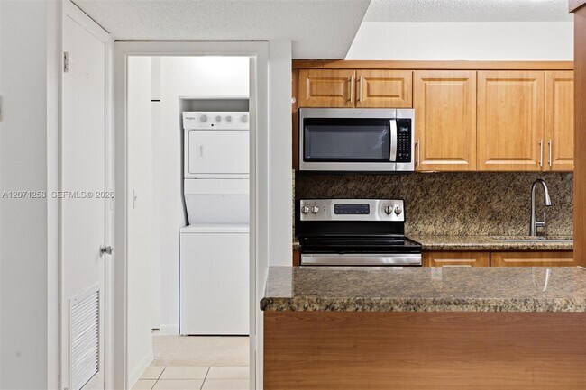 Building Photo - 810 SW 129th Pl