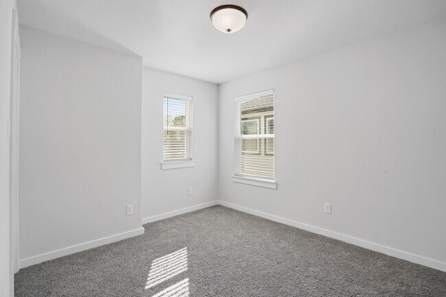 Building Photo - 2107 Pueblito Dr