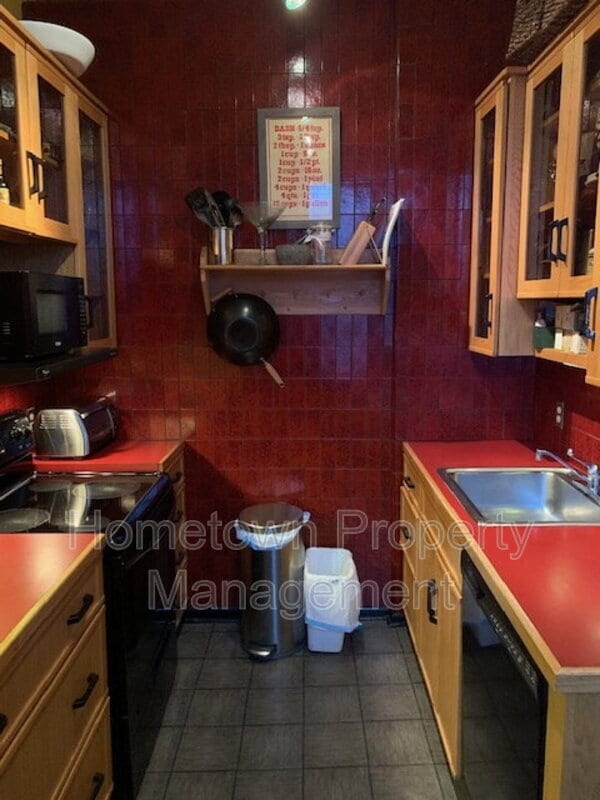 Building Photo - 1202 Penn St