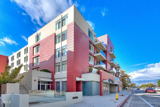 Building Photo - 133 S Los Robles Ave