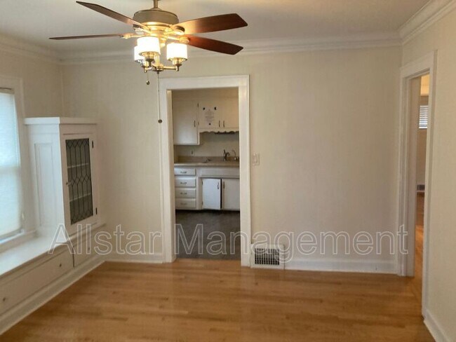 Building Photo - 3464 Granton Ave