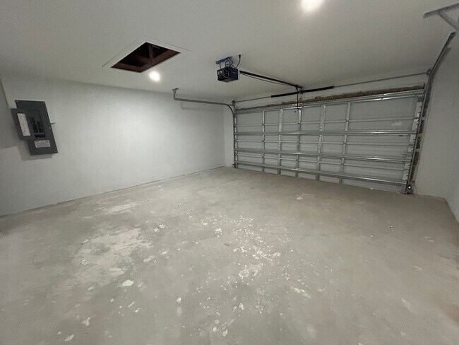 Building Photo - Brand New Construction 4/3