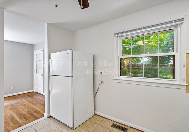 Building Photo - 200 N Grove Ave