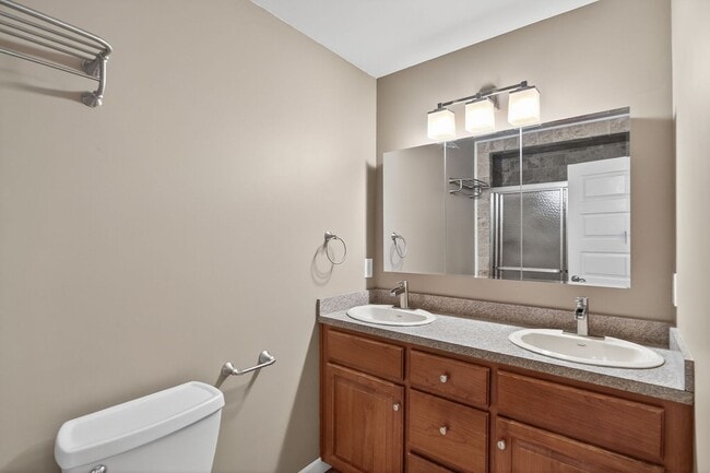 Building Photo - 4 Bedroom Rental