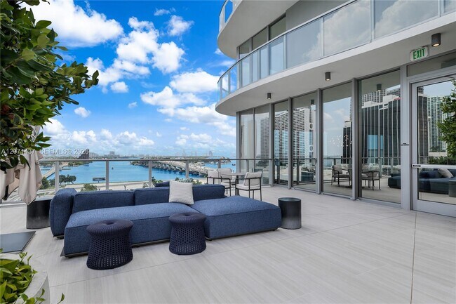 Building Photo - 1400 Biscayne Blvd