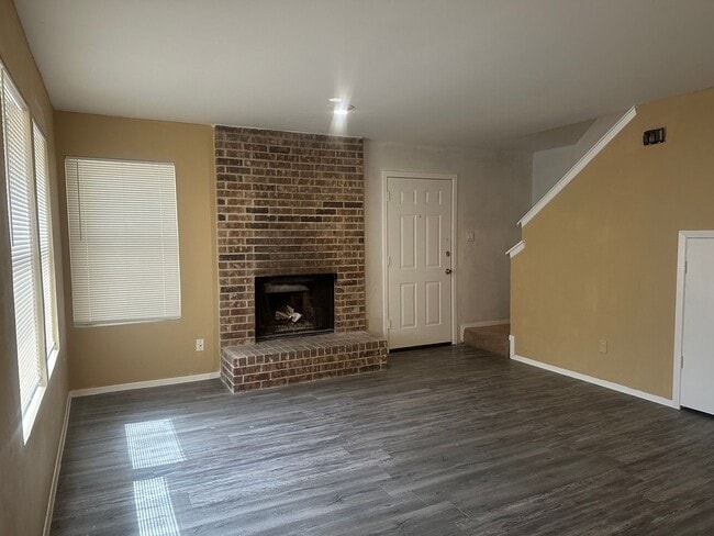 Building Photo - 2 Bed 1.5 Bath in Austin