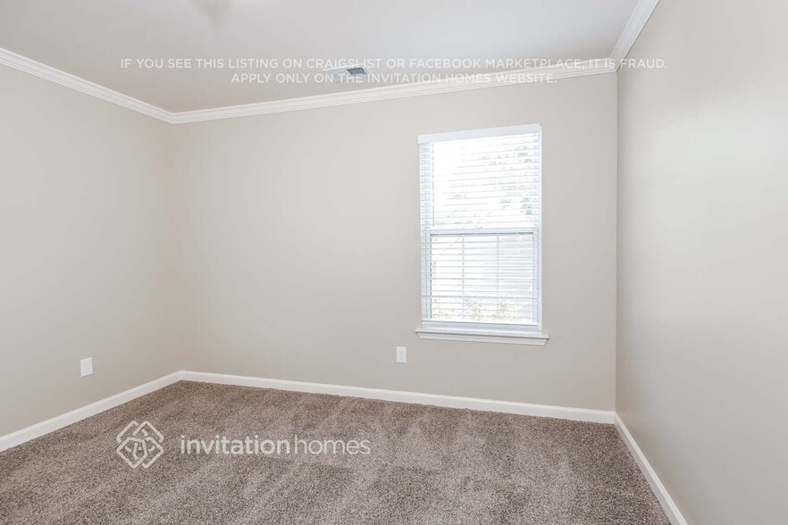 Building Photo - 40 Newcomb Trce