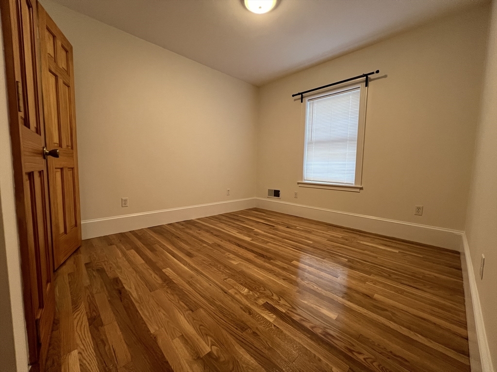 Building Photo - 128 Buttonwood St