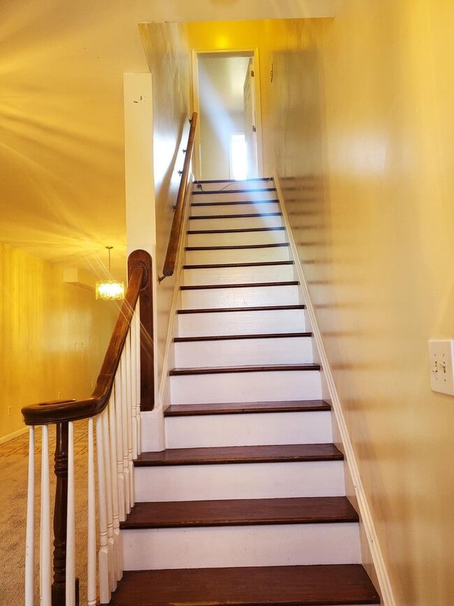 Building Photo - Large 3BR/1BA townhome in the Oliver neighborhood of East Baltimore