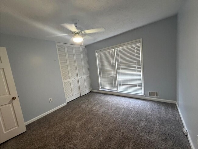 Building Photo - 3336 Camelot Dr NE