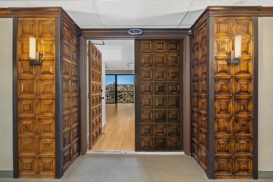 Building Photo - 10535 Wilshire Blvd