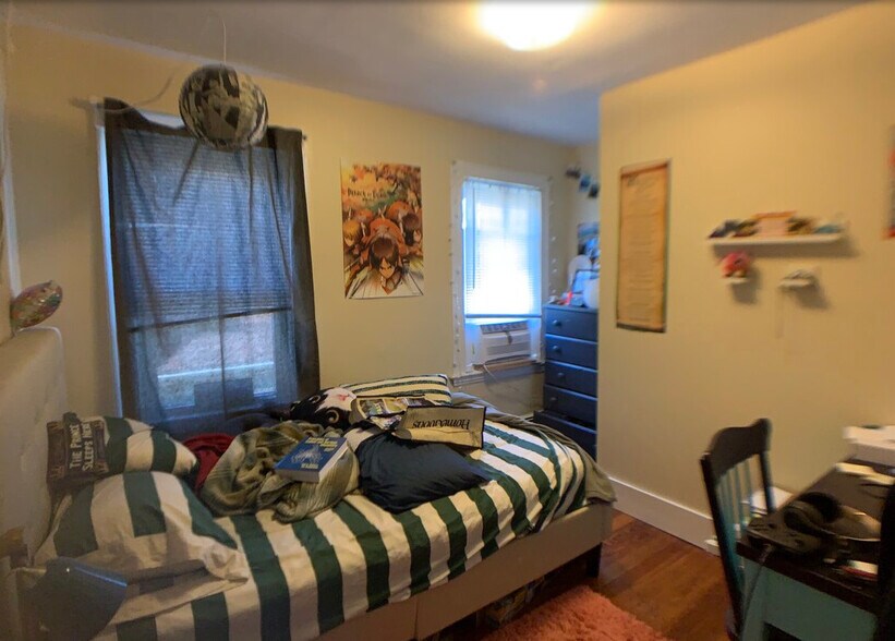 Building Photo - 197 College Ave