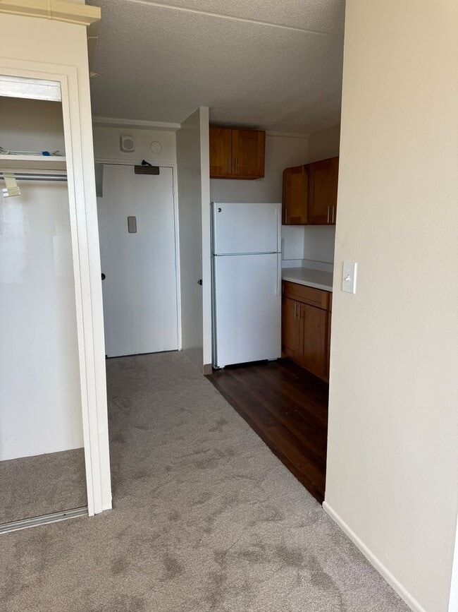 Building Photo - Studio Apt with Amazing City Views Located at Marco Polo!!!