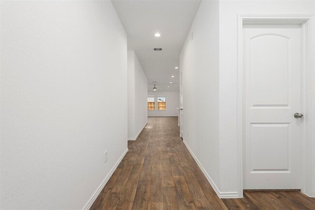 Building Photo - 20352 Tembec Dr