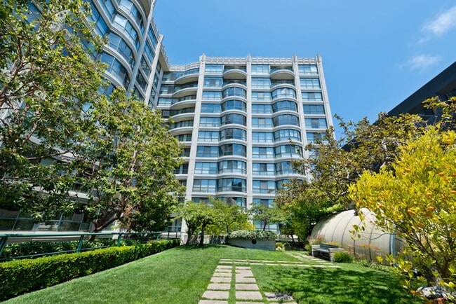 Building Photo - 300 3rd St