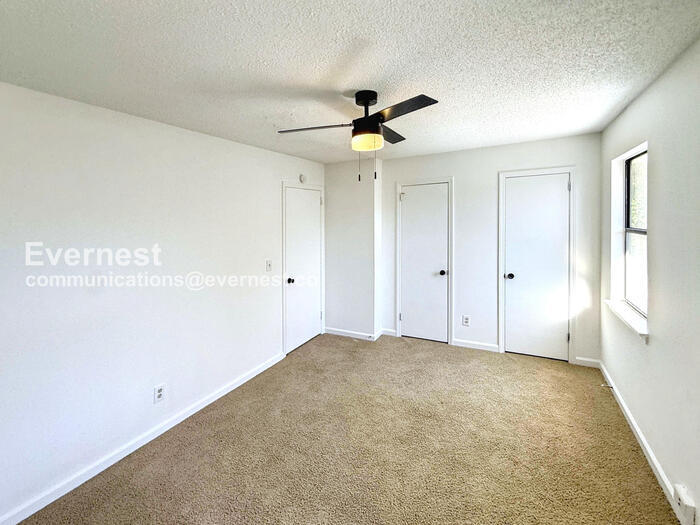 Building Photo - 5521 St James St