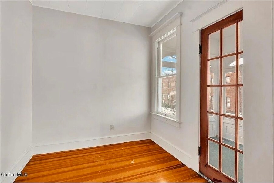 Building Photo - 6 W Erie St