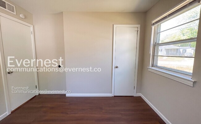 Building Photo - 200 Woodward Dr