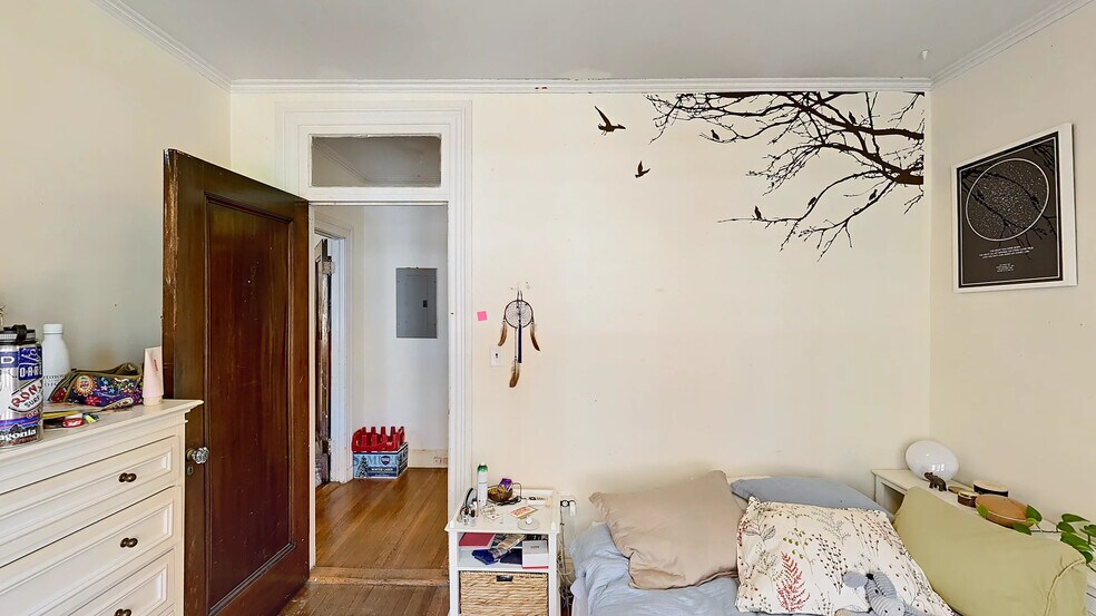 Building Photo - 16 Glenville Ave