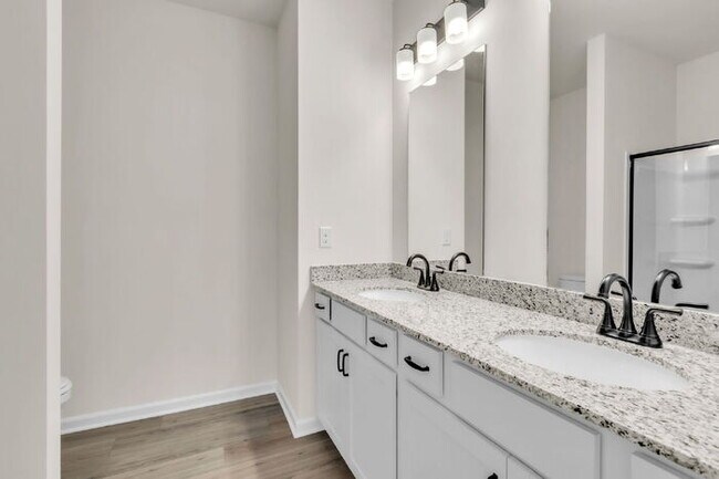 Building Photo - New Construction 3BR/2.5BA Townhome with Loft in Downtown Travelers Rest