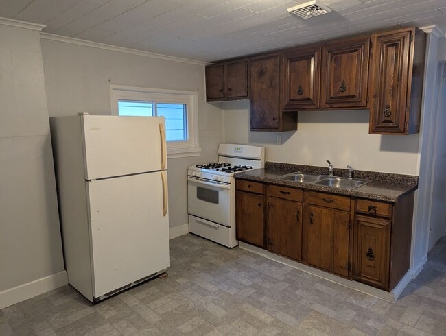 Building Photo - 225 Poplar St