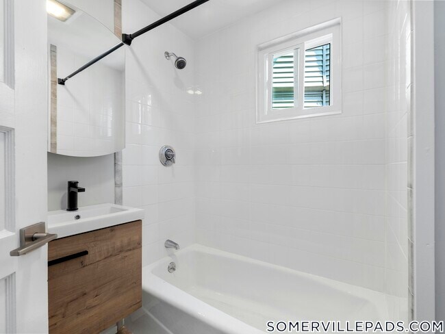 Building Photo - 59 Hawthorne St