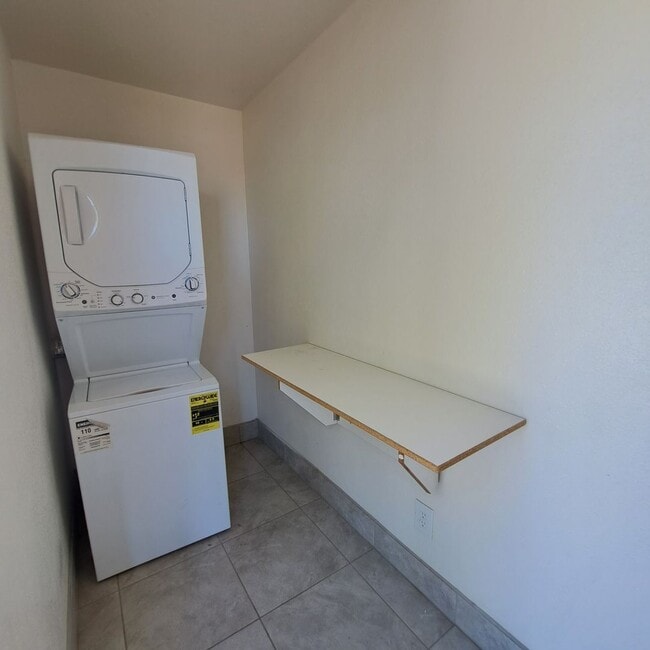 Building Photo - 60111 Alta Loma Dr