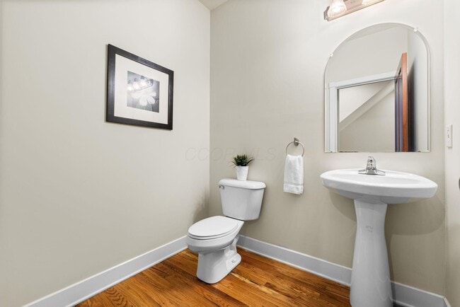 Building Photo - 975 N 6th St