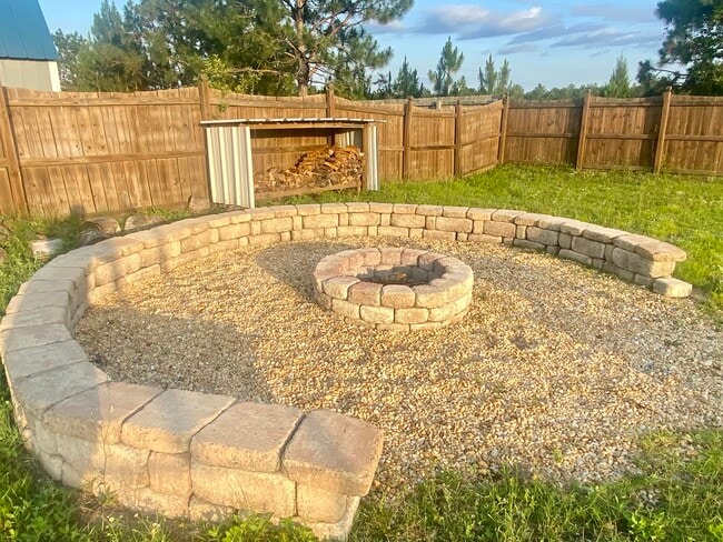 Building Photo - 2386 Barberee Dr