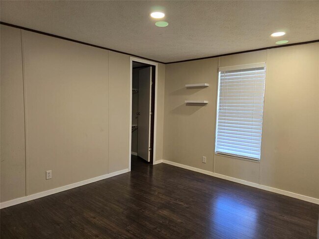 Building Photo - 309 N Buffalo Ave