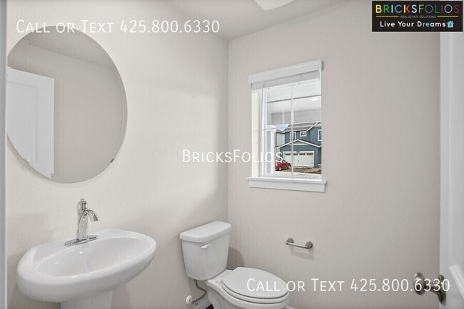 Building Photo - 1209 SW Pendleton Way