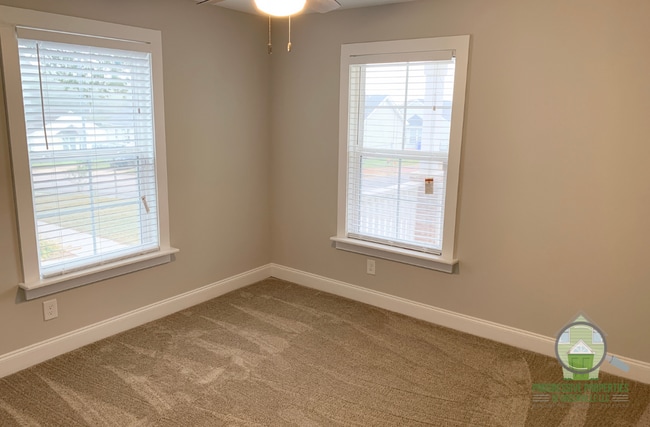 Building Photo - 119 Dime St