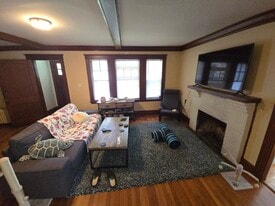 Building Photo - 281 Lowell Ave