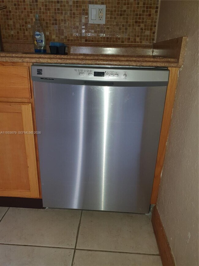 Building Photo - 6702 SW 152nd Pl