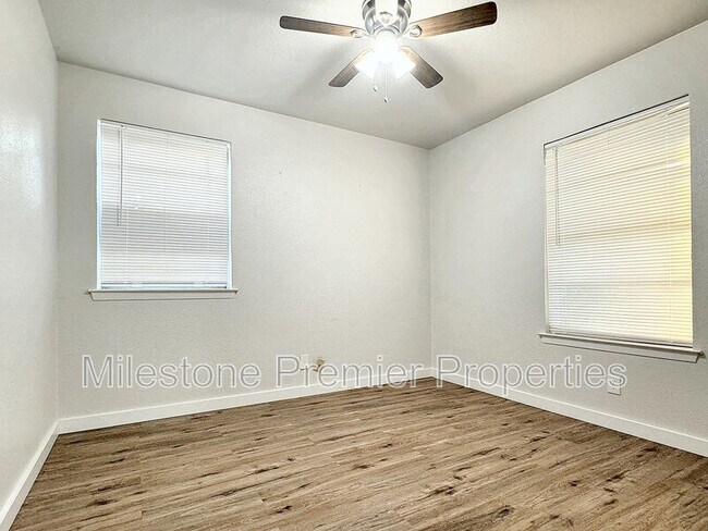 Building Photo - 218 Kansas St
