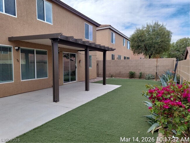 Building Photo - 998 Lone Pine River Ave