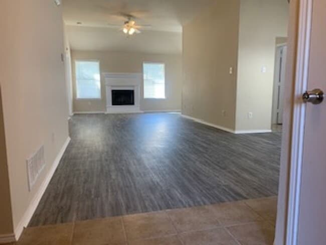Building Photo - 1021 Whistle Stop Dr