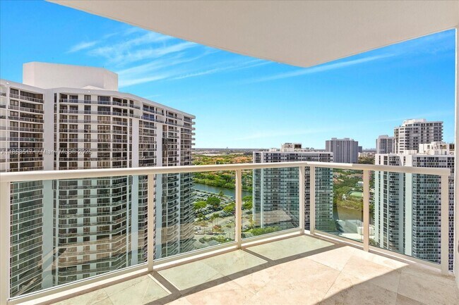 Building Photo - 20201 E Country Club Dr