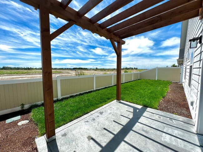 Building Photo - 4 Bedroom 3 Bath New Star Development