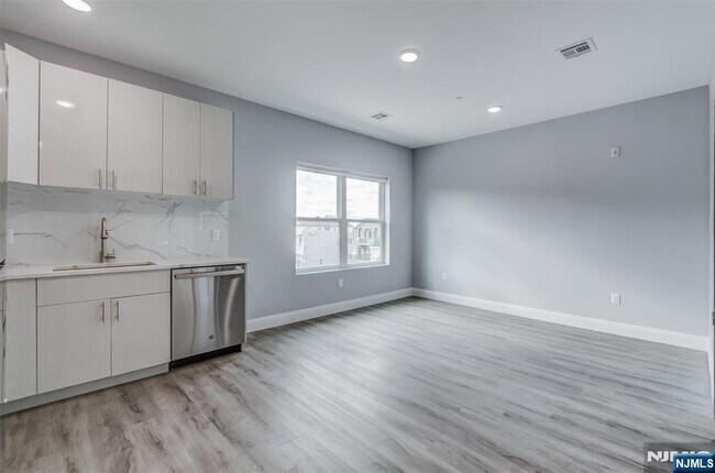 Building Photo - 311 Sip Ave