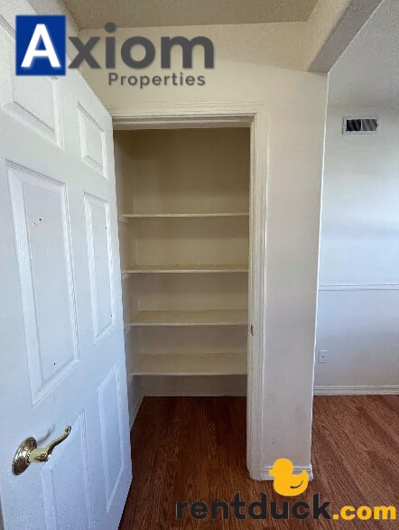 Building Photo - 465 Taft Ave