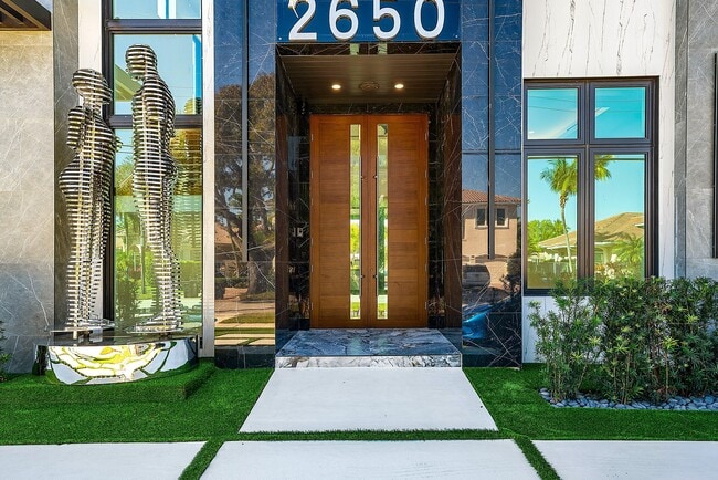 Building Photo - 2650 NE 48th Ct