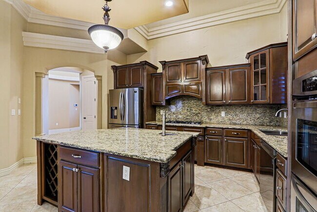 Building Photo - 724 Scott Ln