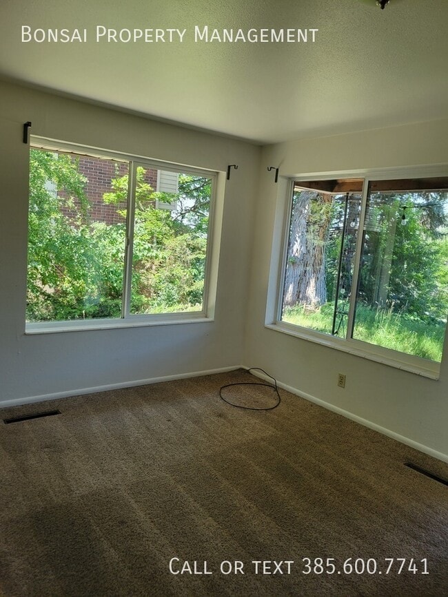 Building Photo - 1050 E 400 S