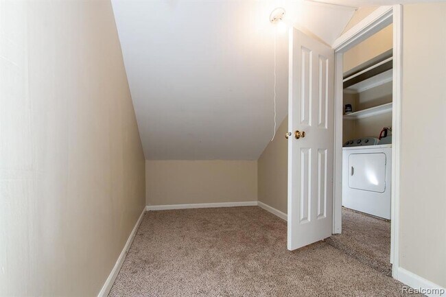 Building Photo - 9798 Mcgregor Rd