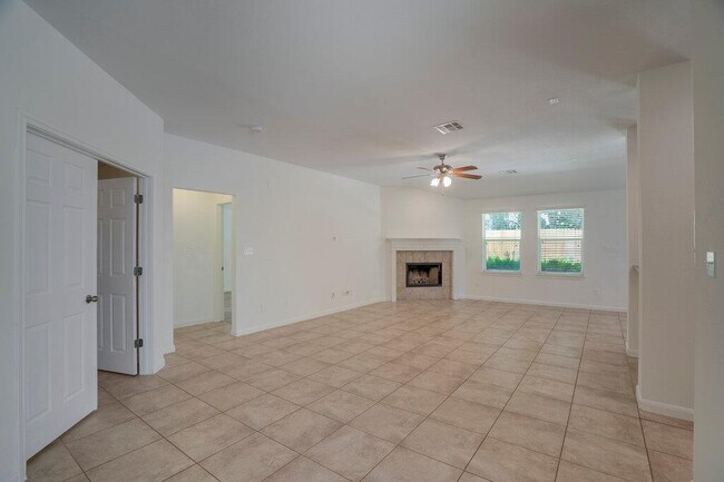 Building Photo - 30126 Bumble Bee Dr