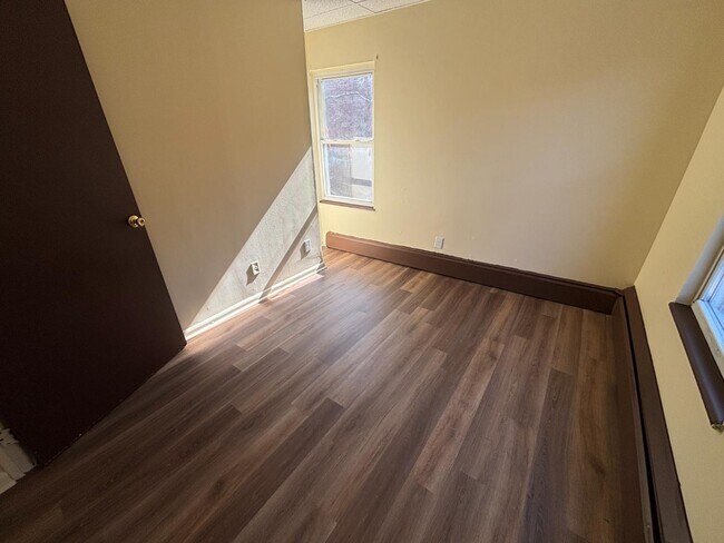 Building Photo - 409 Findlay St