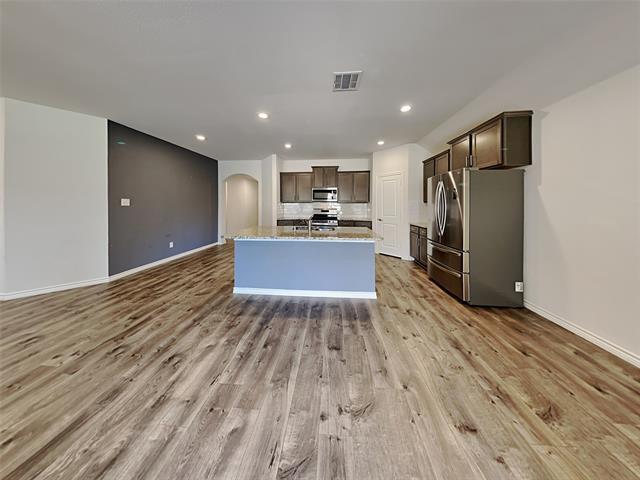 Building Photo - 604 Saddle Club Way